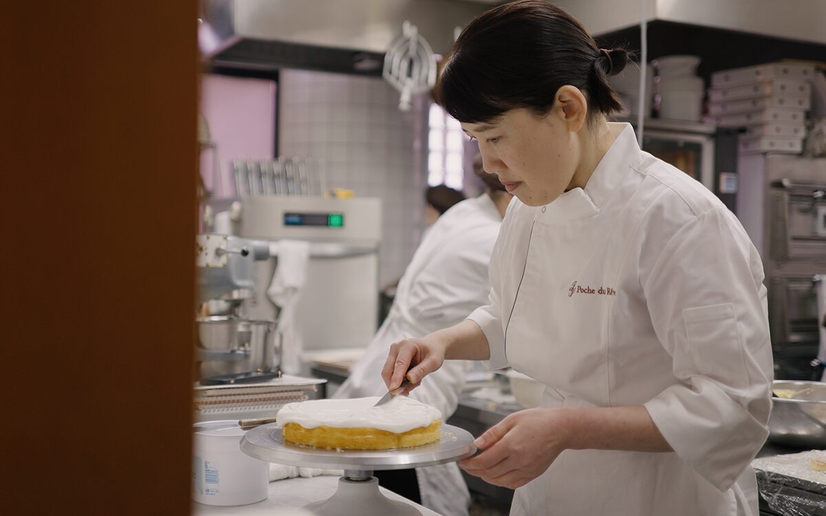 シェフが仕上げる様子